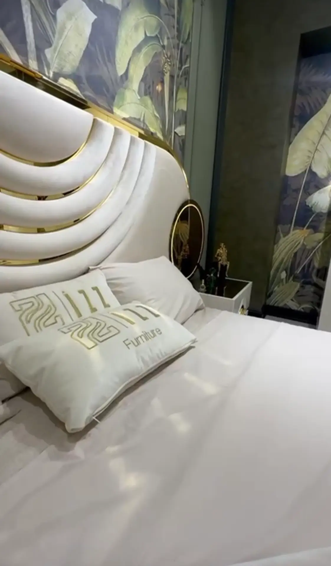 Ensemble de Chambre à Coucher Complète de Luxe Art Déco "Palais Doré" - Or Poli et Blanc Brillant – Image 10