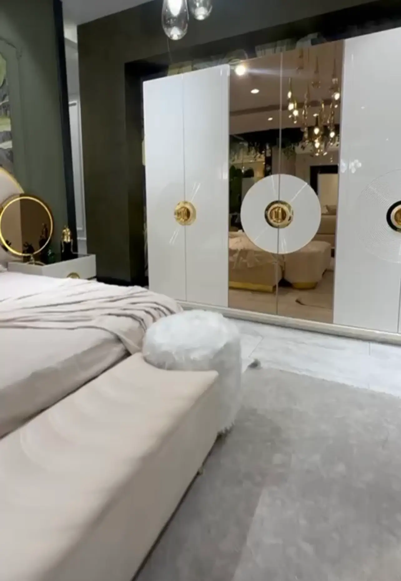 Ensemble de Chambre à Coucher Complète de Luxe Art Déco "Palais Doré" - Or Poli et Blanc Brillant – Image 6